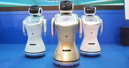 三宝平台机器人亮相2016高交会，展示智胜未来科技力量